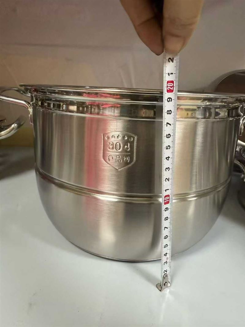 30公分无磁复底三层蒸锅304材质有彩盒包装，单锅3kg,特价62