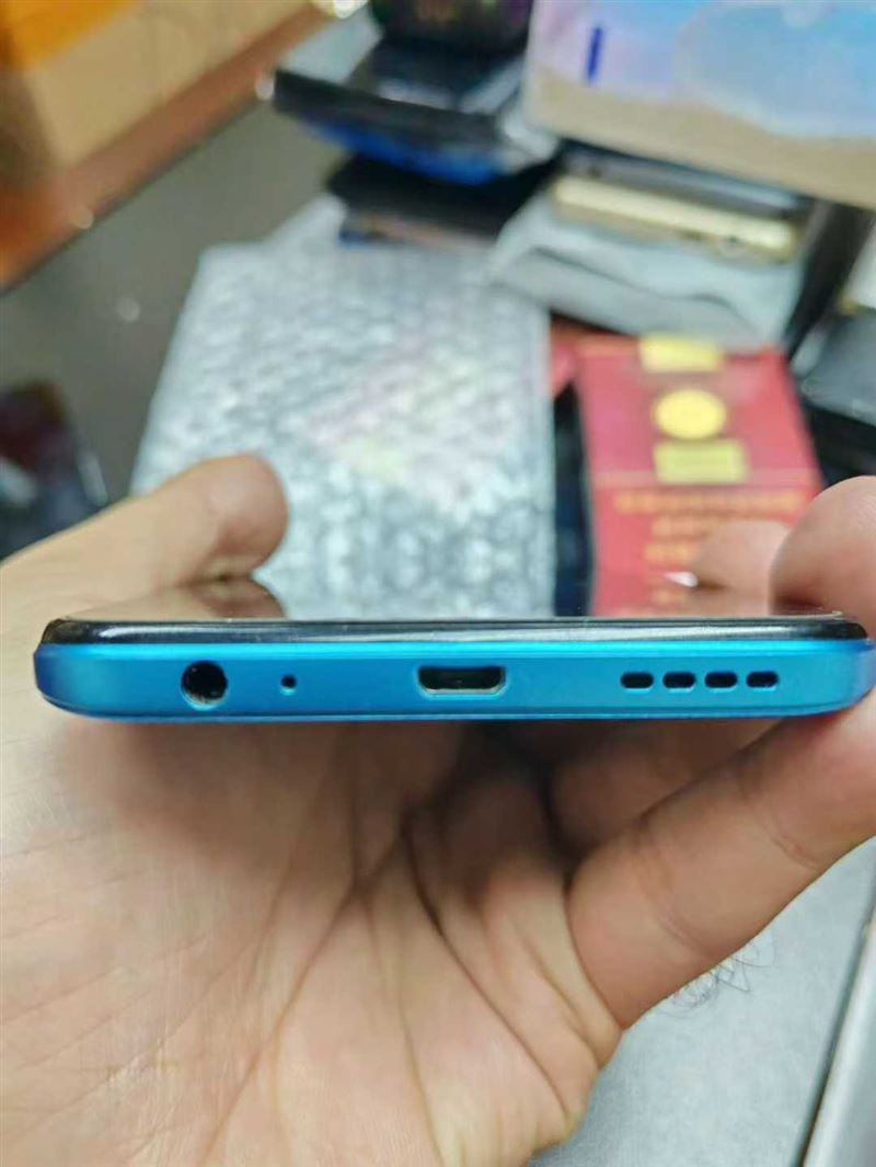 VIVO V15S，国际版单机，6+128内存。几十台，3XX。有意者私聊！ 电话微信同号15515665791 主做全品类五金百货，小电器，更多商品，欢迎国内外友人，前来加微咨询洽谈合作。