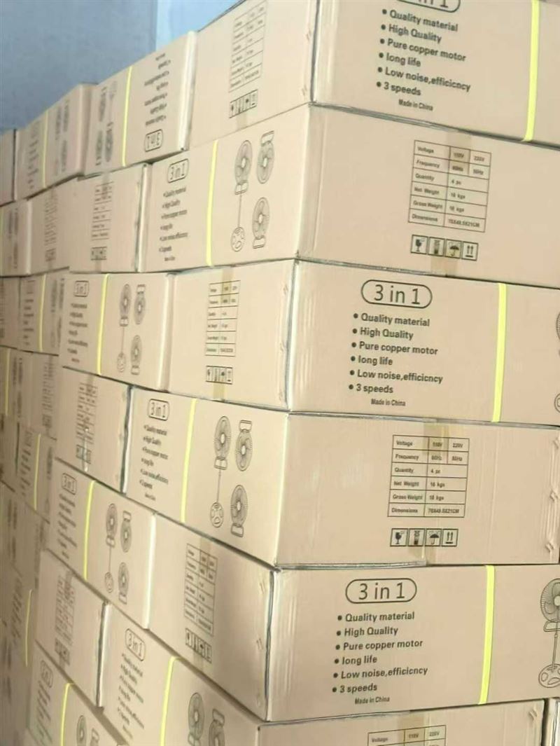 220v出口外贸， 18寸落地扇， 欧规两圆插头， 一万叁仟台，低价！ 电话微信同号15515665791 主做全品类五金百货，小电器，更多商品，欢迎国内外友人，前来加微咨询洽谈合作。