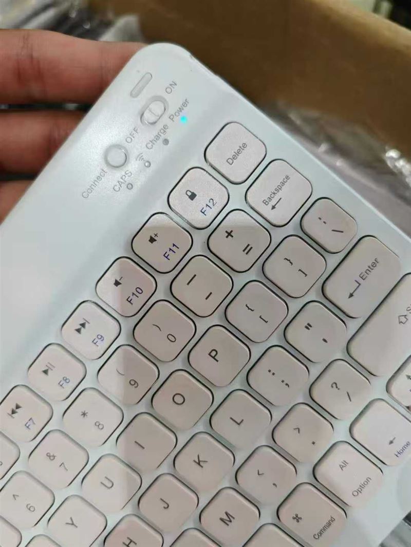 移动无线蓝牙键盘，可连接手机平板笔记本，数量654pcs