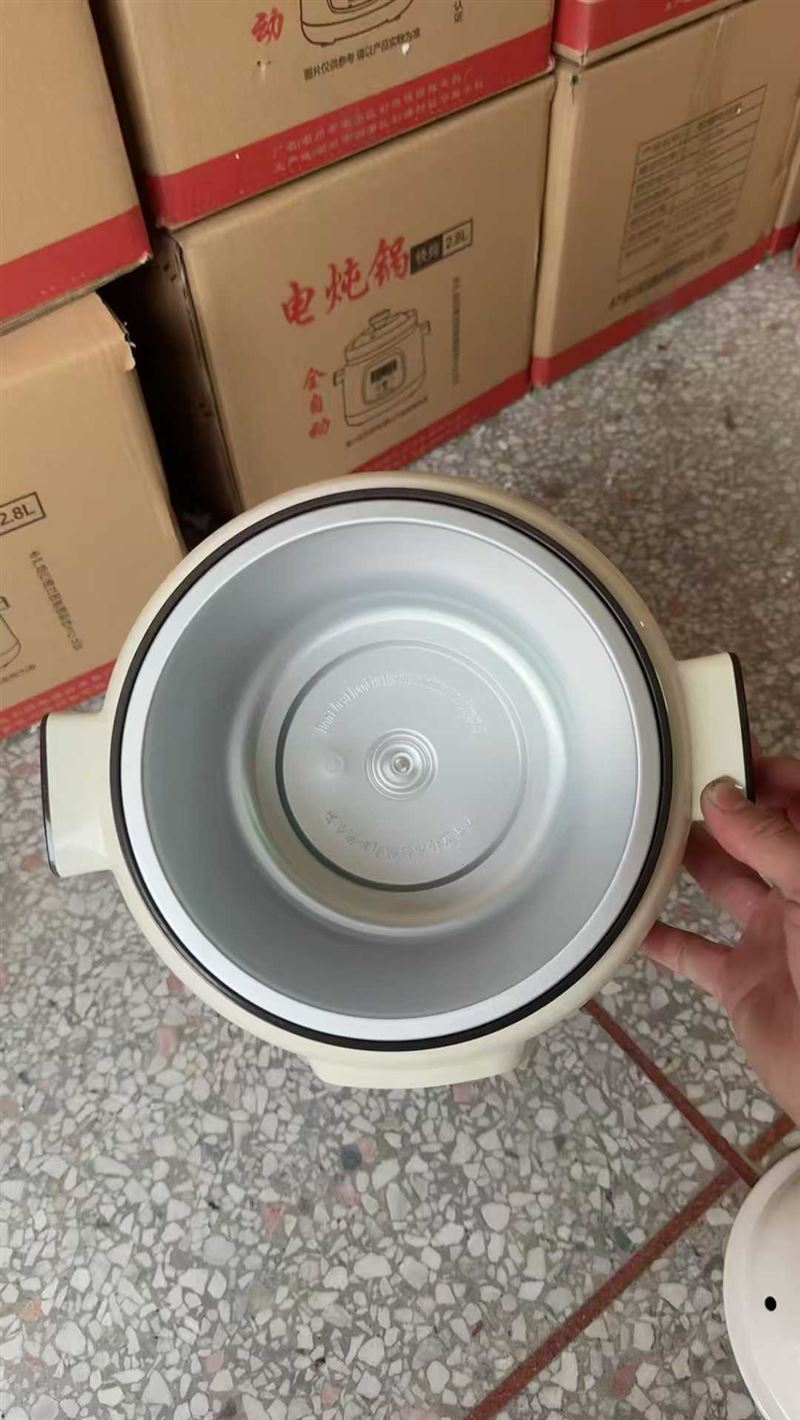 3.8特大号电炖锅300多个，特价35