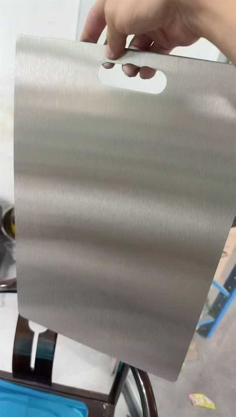 双面拉丝菜板入库1000面，规格30*46，一捆20个，特价10.8出！