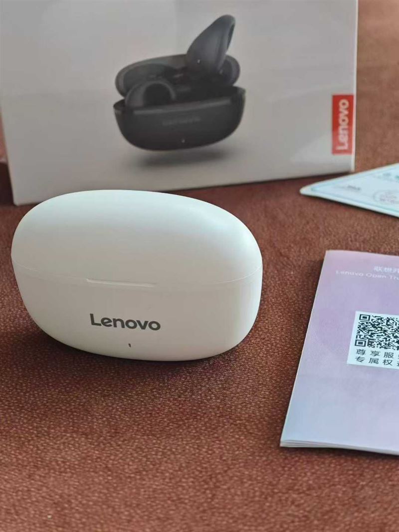 联想无线蓝牙耳机，原箱原件，数量3000个 电话微信同号15515665791 主做全品类五金百货，小电器，更多商品，欢迎国内外友人，前来加微咨询洽谈合作。