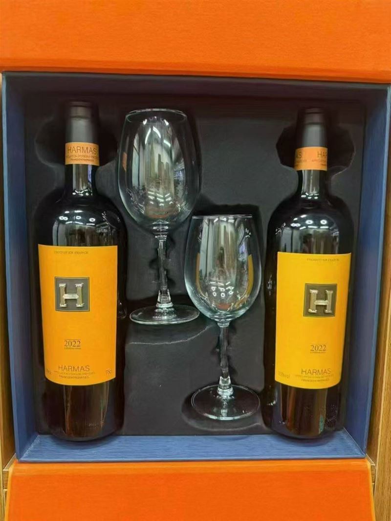 精品真皮盒，23年，高端法国爱马仕大地红干红葡萄酒，15度，超级重瓶，有个几百箱