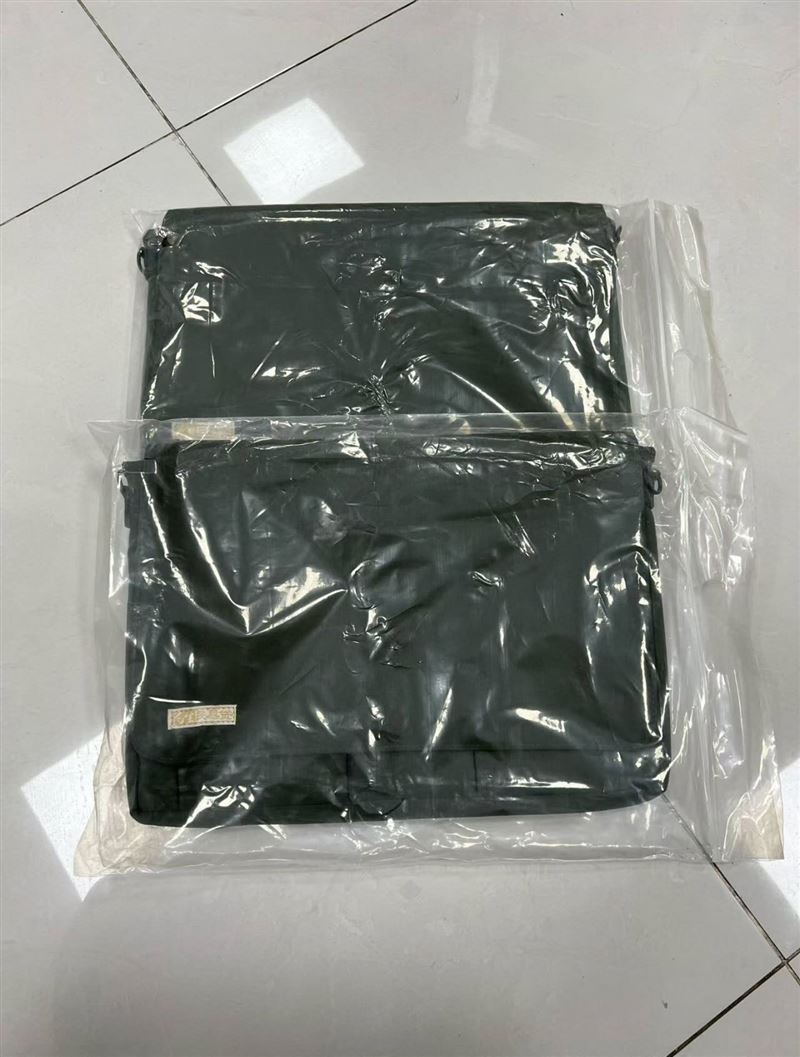 定制款电脑包到货几百个，品质做工不错，单款单色，独立包装，大货整理干净，低价清货