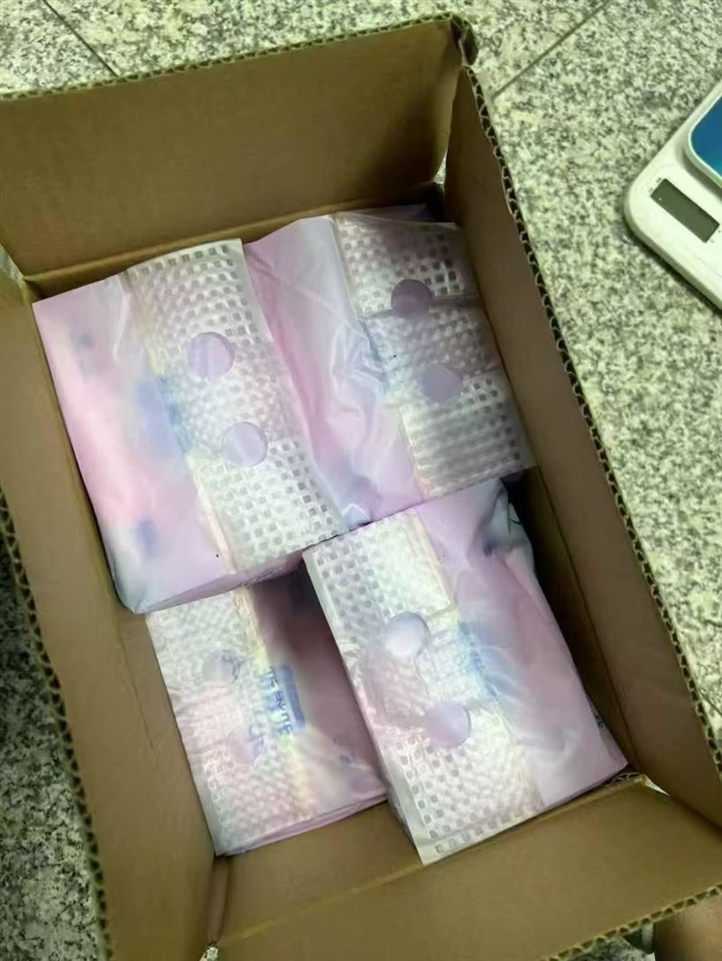 清风乳霜纸，14000箱，一箱40包。20多一箱，对口联系