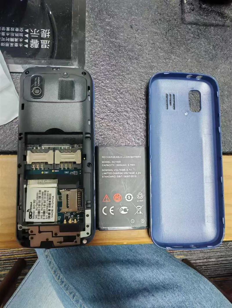 功能机，国际版，英语，葡萄牙，西班牙三国语言！全新单机！诺基亚通用电池！70台左右，15块清 电话微信同号15515665791 主做全品类五金百货，小电器，更多商品，欢迎国内外友人，前来加微咨询洽谈合作。