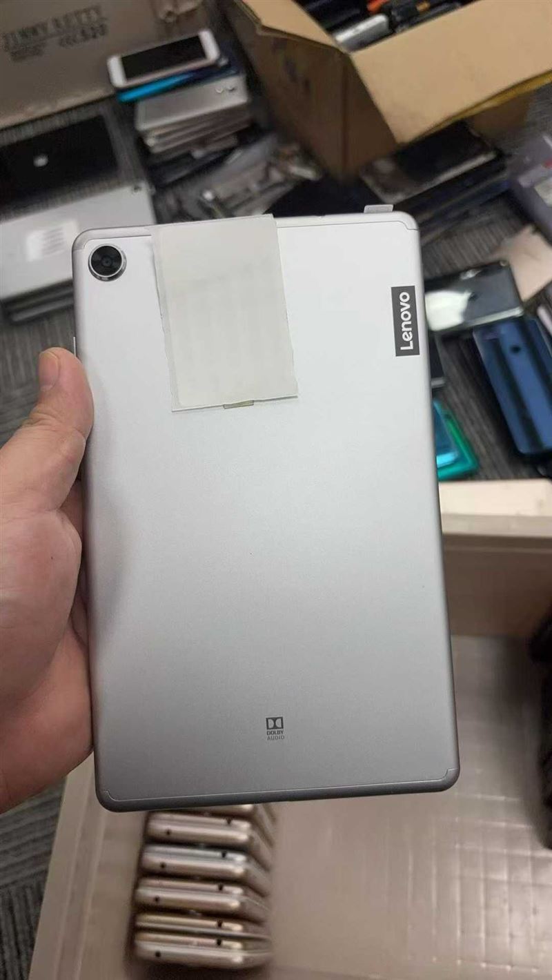 联想m8平板电脑，国际版全新单机，2➕32内存，Wifi版，几十个。1XX清 电话微信同号15515665791 主做全品类五金百货，小电器，更多商品，欢迎国内外友人，前来加微咨询洽谈合作。