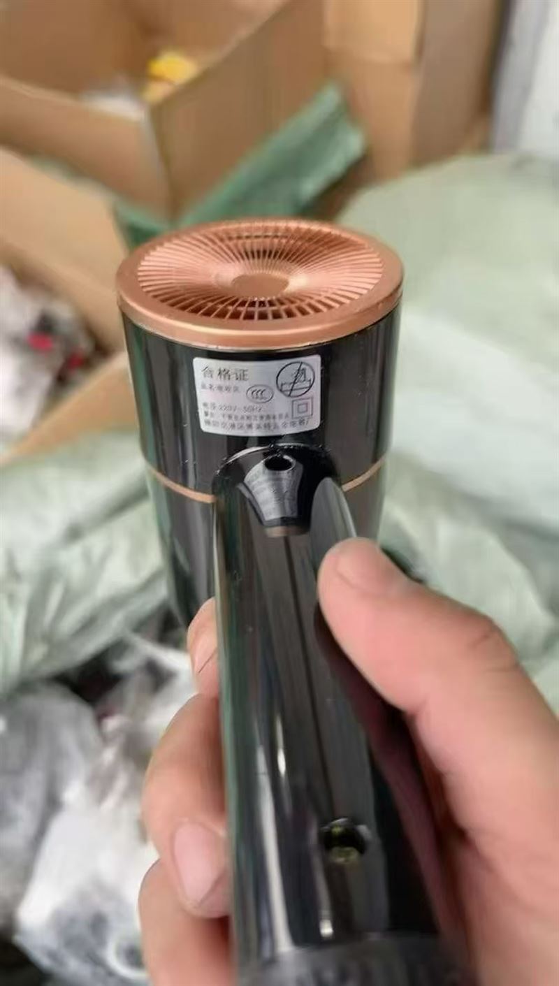 300个没盒子，铁锤大号吹风机，带蓝光，三个档位！一件80个，特价7.5💰