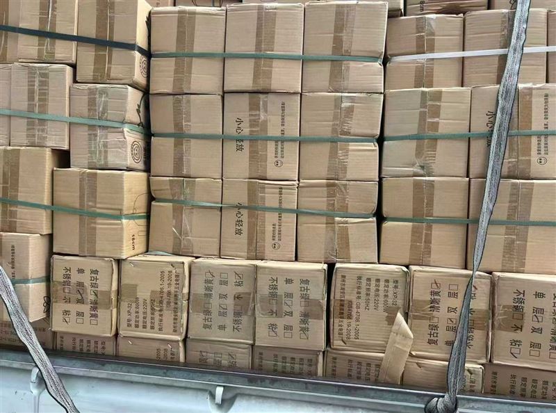 18#.电煮锅1200个左右， 9元/个！带独立包装。 电话微信同号15515665791 主做全品类五金百货，小电器，更多商品，欢迎国内外友人，前来加微咨询洽谈合作。