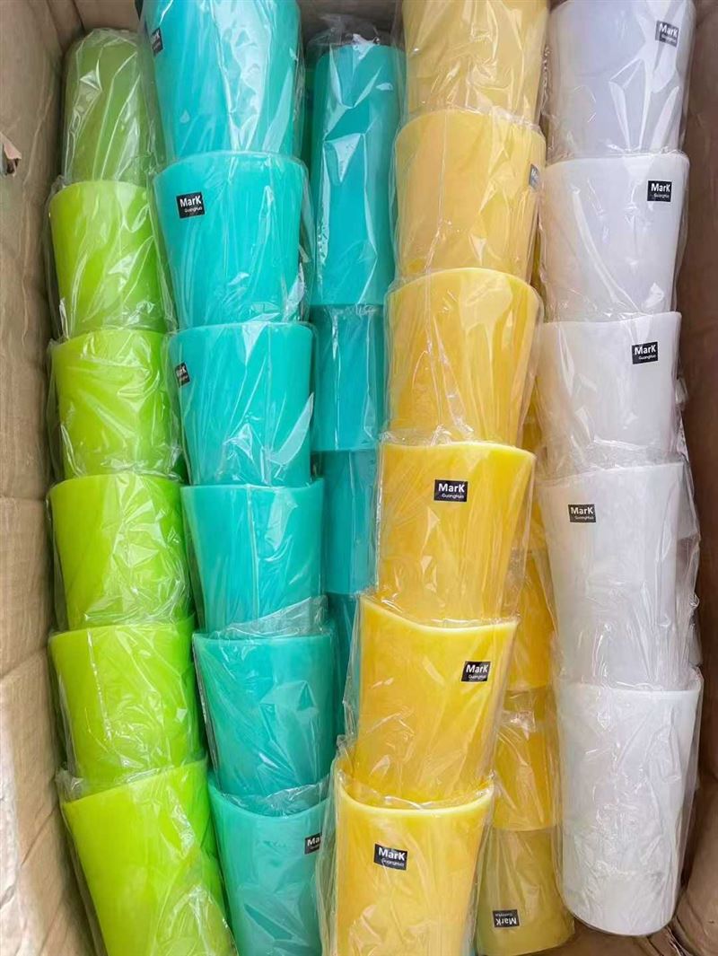 各种水杯5656个，块块钱 电话微信同号15515665791 主做全品类五金百货，小电器，更多商品，欢迎国内外友人，前来加微咨询洽谈合作。