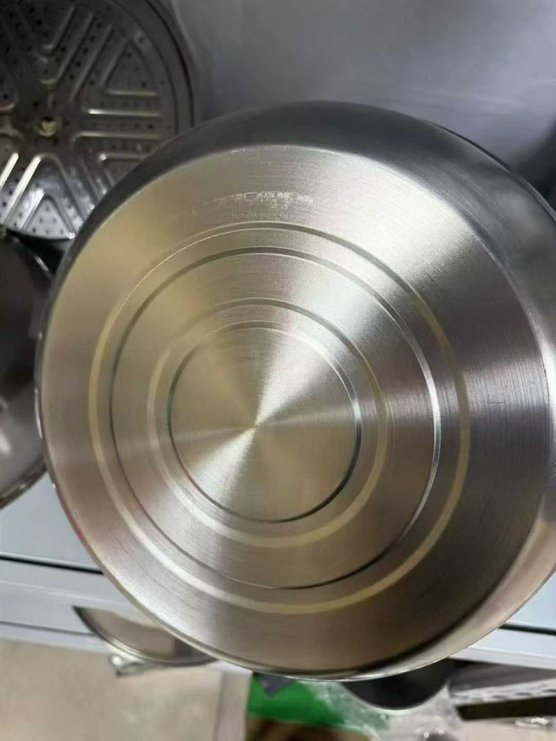 36公分无磁加厚双毕蒸锅304材质，特价55💰 电话微信同号15515665791 主做全品类五金百货，小电器，更多商品，欢迎国内外友人，前来加微咨询洽谈合作。