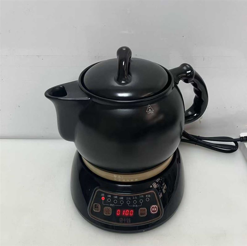 高档瓦汤锅，带预约，库存480台 清货价格3X元 电话微信同号15515665791 主做全品类五金百货，小电器，更多商品，欢迎国内外友人，前来加微咨询洽谈合作。