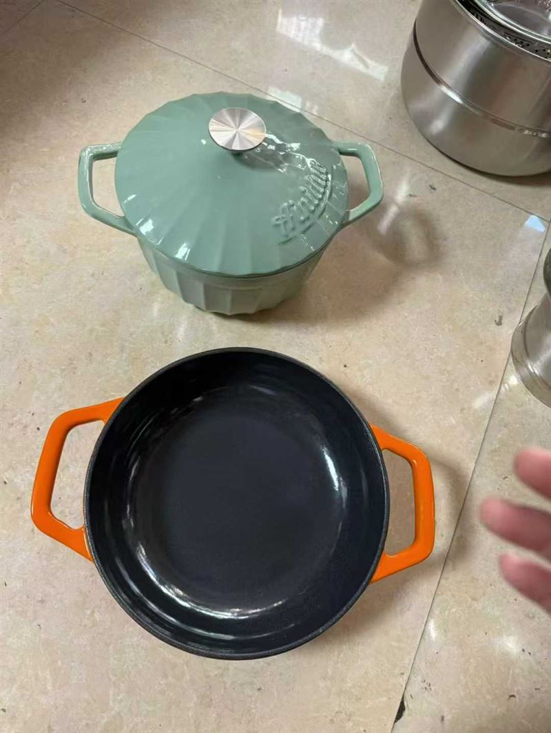 珐琅锅2吨左右， 带包装！几千元一吨！