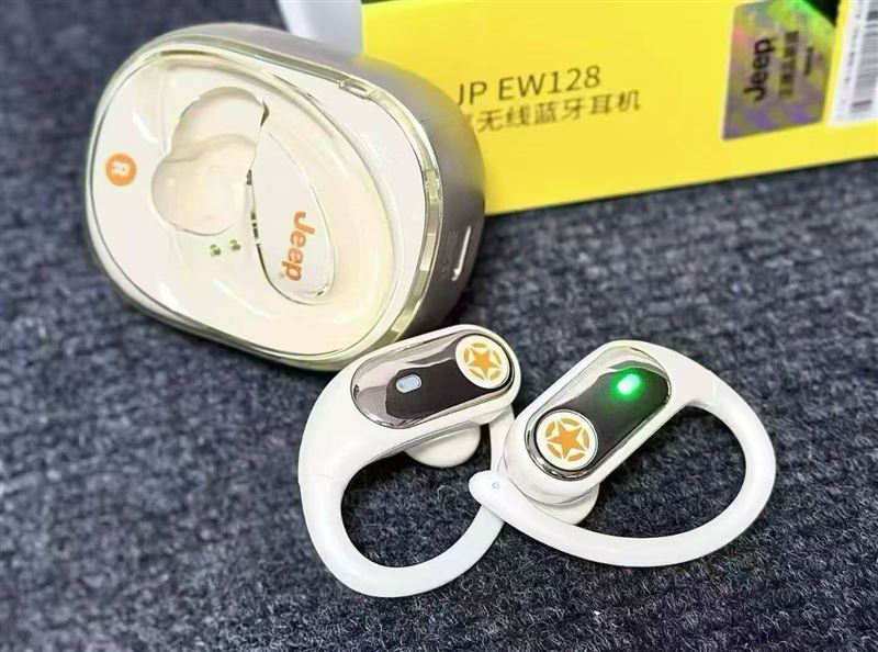 JEEP吉普耳机，正品，带授权，带3C检测报告，证书，黑银2色，全新封膜，特价20000pcs