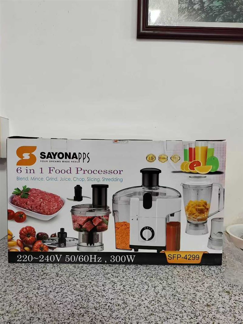 高端果汁机220伏英规 套具齐全 精美制造，完美工艺 60套 电话微信同号15515665791 主做全品类五金百货，小电器，更多商品，欢迎国内外友人，前来加微咨询洽谈合作。