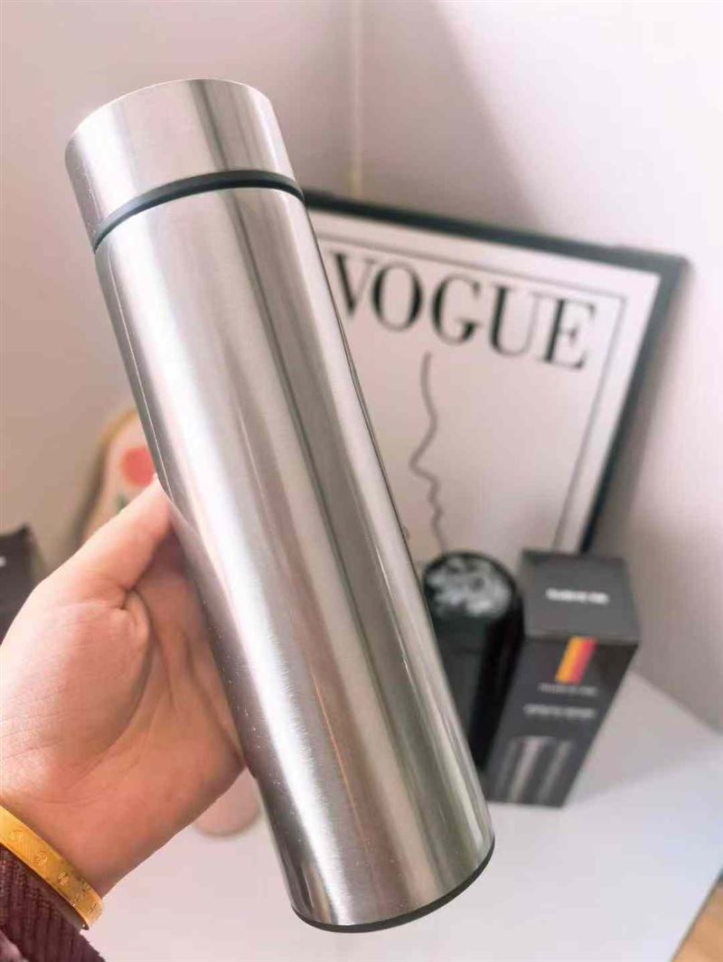 500毫升316不锈钢 ​温度显示保温杯 ​处理3千个 ​小块块钱一个