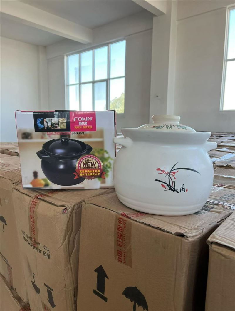 双耳砂锅5000ml，还剩8000个左右，质量做工无可挑剔，高温高烧，明火直烧，原价不便宜，独立彩盒包装，大货原箱原件，懂货的来，价格非常美丽