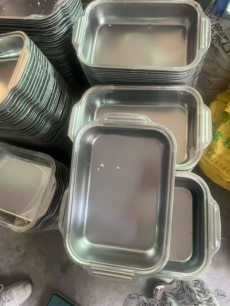 烤鱼盘1600斤左右，4块一斤