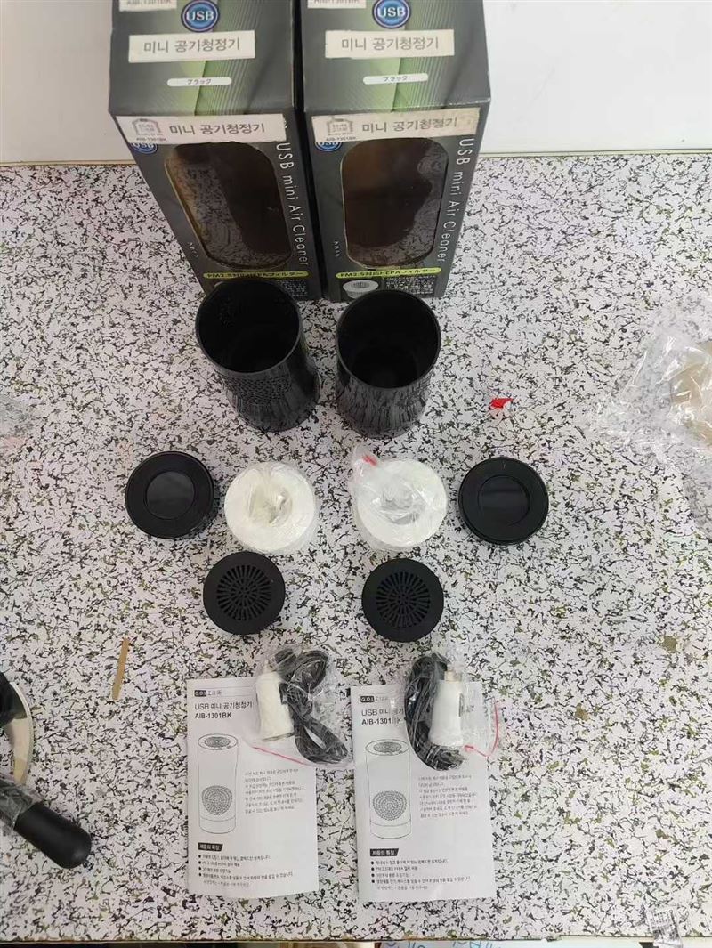 高端汽车净化器 彩盒包装 3档调节 汽车转换器 USB转接口 现货600个 电话微信同号15515665791 主做全品类五金百货，小电器，更多商品，欢迎国内外友人，前来加微咨询洽谈合作。