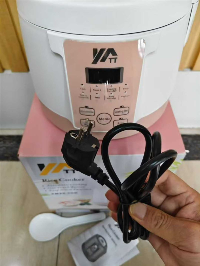 这个出口 欧洲品牌T T 2升智能全塑电饭煲，用料非常好质量扛扛的数量1818台，价格美丽清货 