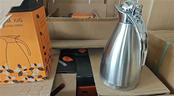 咖啡壶5000个， 原箱原件，💰12元 电话微信同号15515665791 主做全品类五金百货，小电器，更多商品，欢迎国内外友人，前来加微咨询洽谈合作。