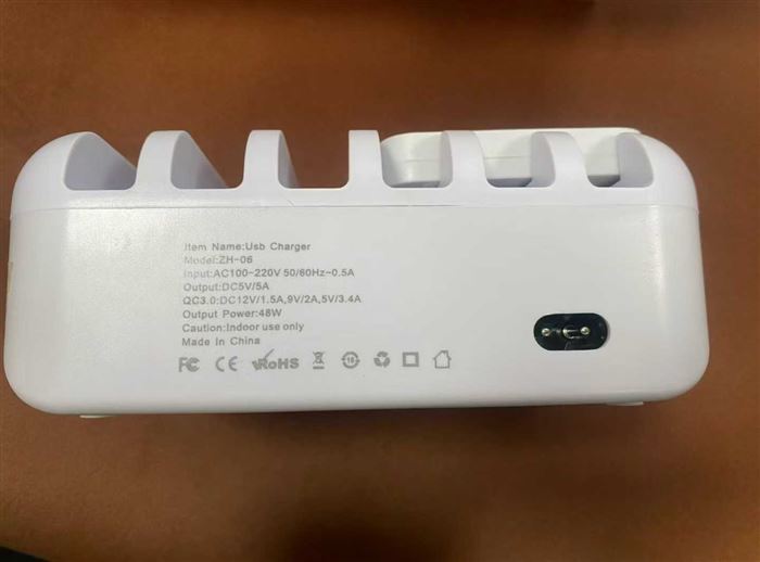 高品质多功能快充充电器，带时钟 到货 1300 个，一箱 32 个 电话微信同号15515665791 主做全品类五金百货，小电器，更多商品，欢迎国内外友人，前来加微咨询洽谈合作。