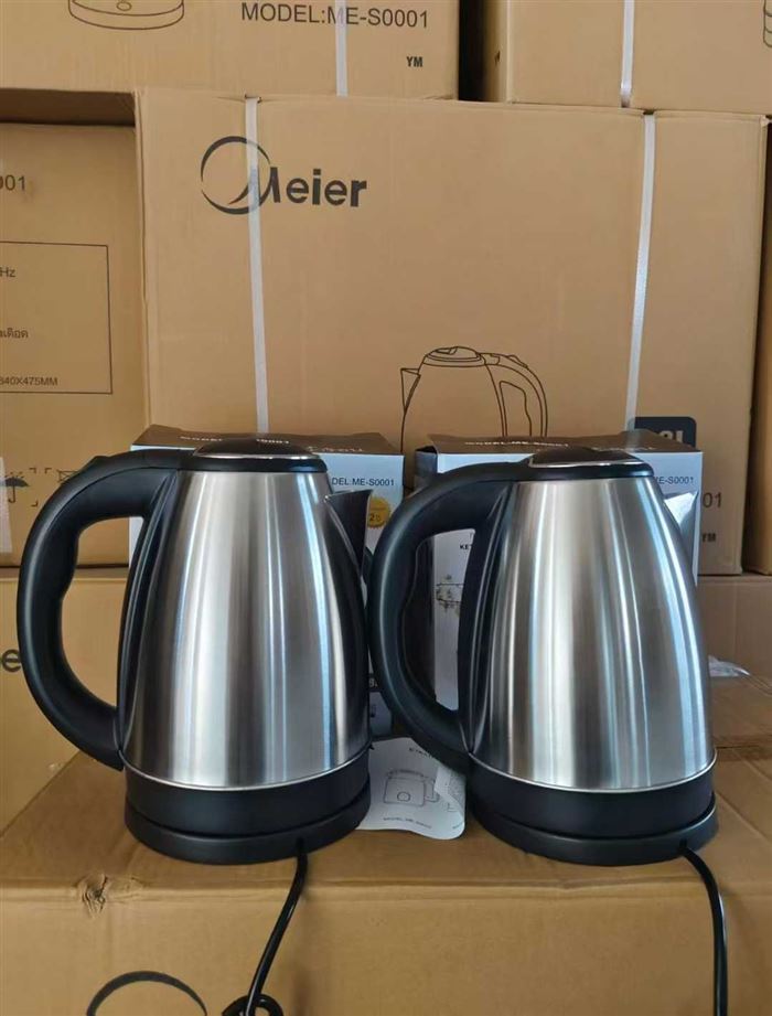 国外款水壶 220V欧规 好的牌子 好的质量 原包原箱 非常整齐 今天的货 电话微信同号15515665791 主做全品类五金百货，小电器，更多商品，欢迎国内外友人，前来加微咨询洽谈合作。