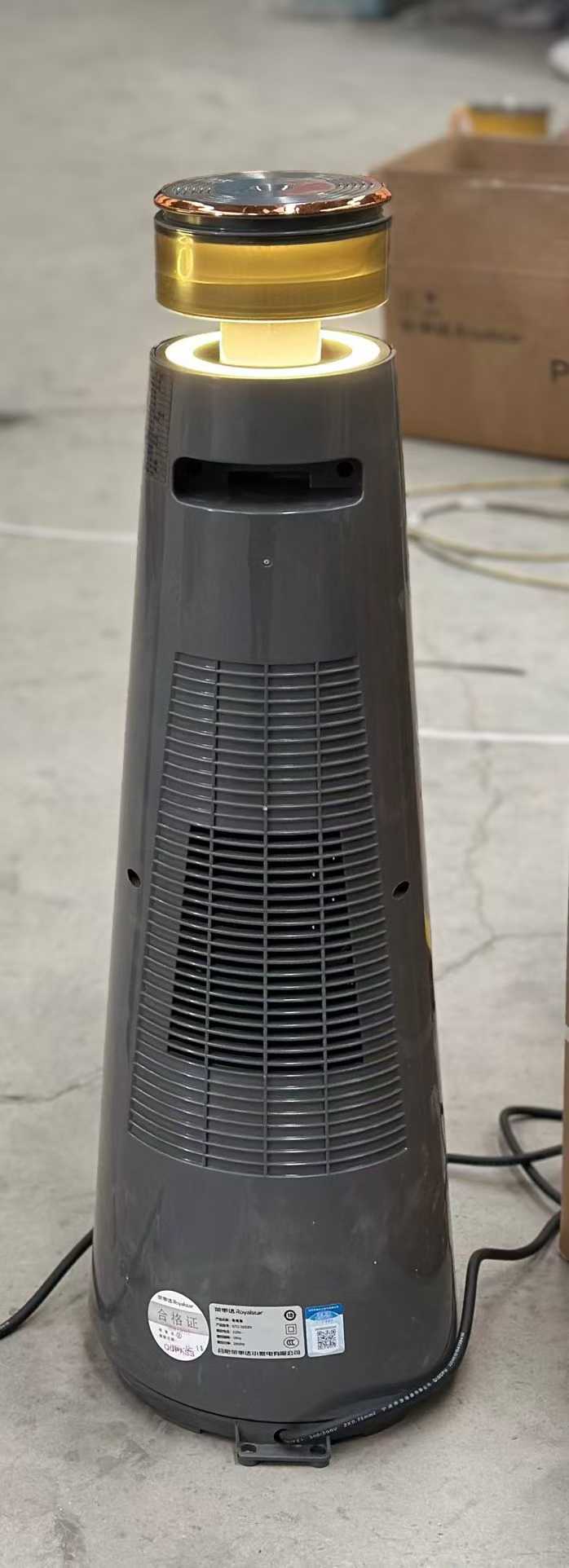 新款荣事达语音加湿一体机取暖器 拼多多上同款售价209 功率：2000W 多种功能齐聚一机 石墨烯聚热，纯铜电机，语音，遥控，触屏三种操控模式，还有悬浮小夜灯，倾倒自动断电，雾化加湿，24小时定时功能，功能齐全，使用安全放心 （🉑加热🉑语音🉑加湿🉑小夜灯） 电话微信同号15515665791 主做全品类五金百货，小电器，更多商品，欢迎国内外友人，前来加微咨询洽谈合作。