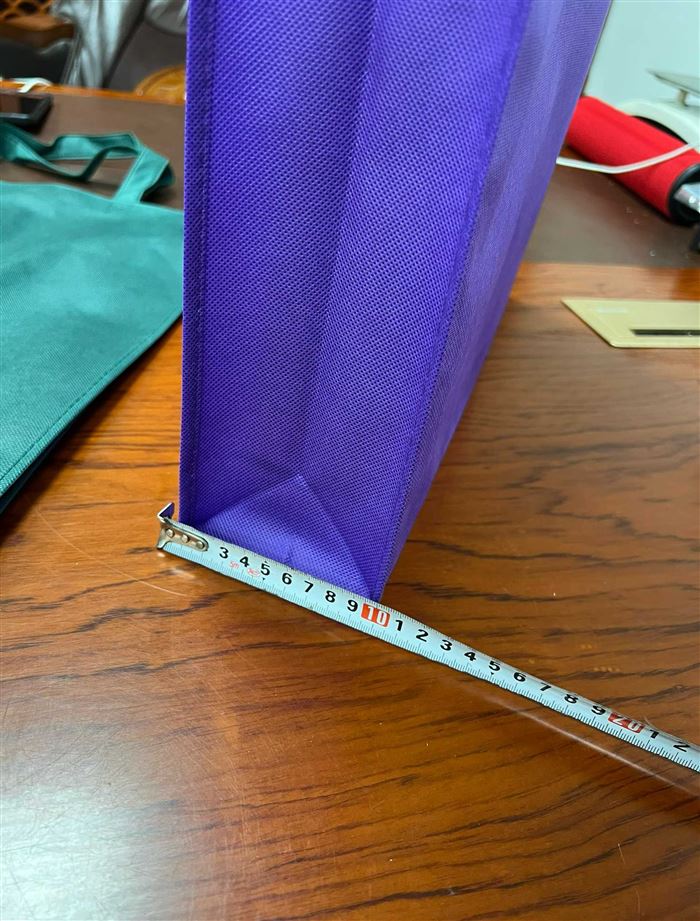 定制的加厚加大的手提袋到货6000多个，质量很好，用的到的联系，给钱就卖 电话微信同号15515665791 主做全品类五金百货，小电器，更多商品，欢迎国内外友人，前来加微咨询洽谈合作。