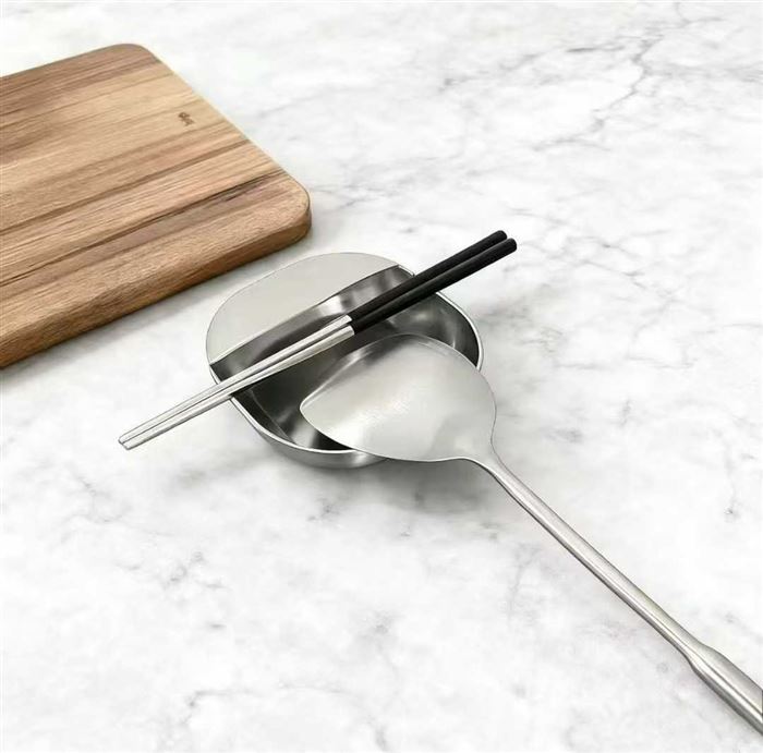 304不锈钢自助餐锅铲托盘！一件100个装，特价1x 电话微信同号15515665791 主做全品类五金百货，小电器，更多商品，欢迎国内外友人，前来加微咨询洽谈合作。