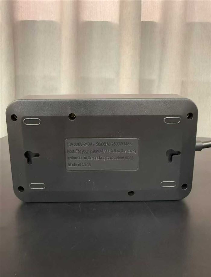 欧规排插，支持usb，pd，国内外通用，2米线长，工厂特价 6000套 电话微信同号15515665791 主做全品类五金百货，小电器，更多商品，欢迎国内外友人，前来加微咨询洽谈合作。