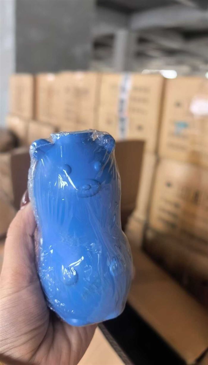 厕所马桶泡泡 ​处理毛毛钱一个，库存几千个 电话微信同号15515665791 主做全品类五金百货，小电器，更多商品，欢迎国内外友人，前来加微咨询洽谈合作。