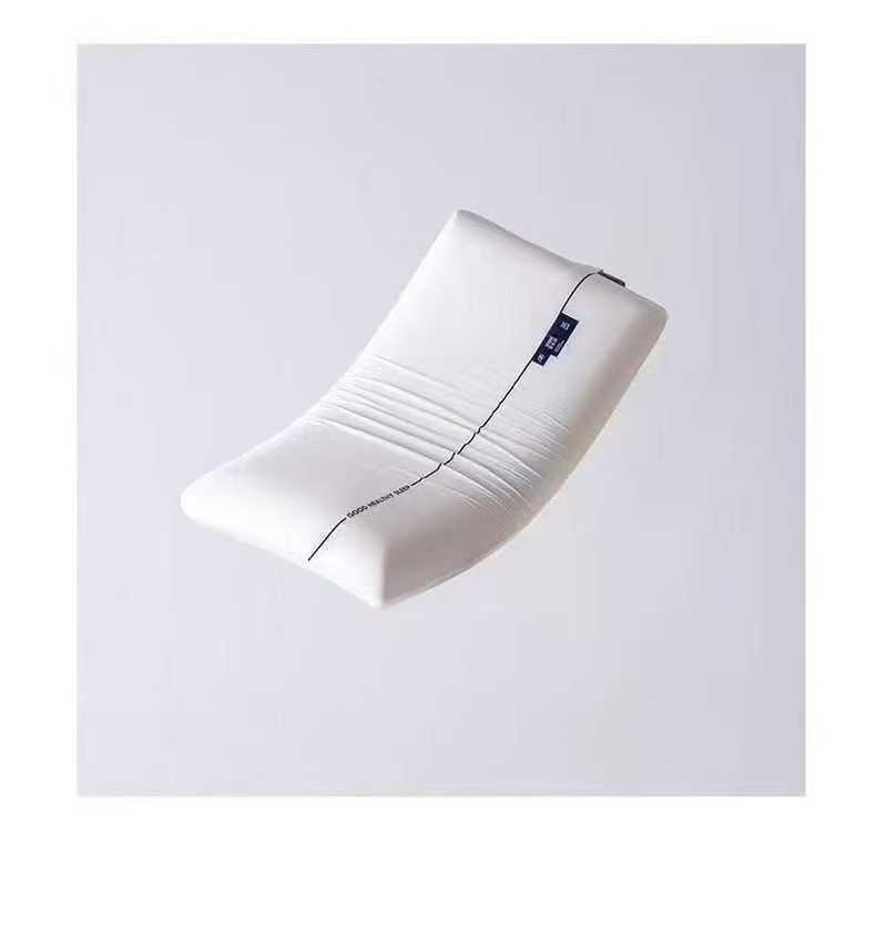 1800套火遍全网的某亚朵酒店同款枕头! 【第三代双芯升级款深睡眠pro零压记忆枕】    🌟填充：聚氨酯（零压力记忆棉） 🍻面料：  针织（纤维成分 90%涤纶➕10%氨纶) ​尺寸:40*70 8公分，10公分