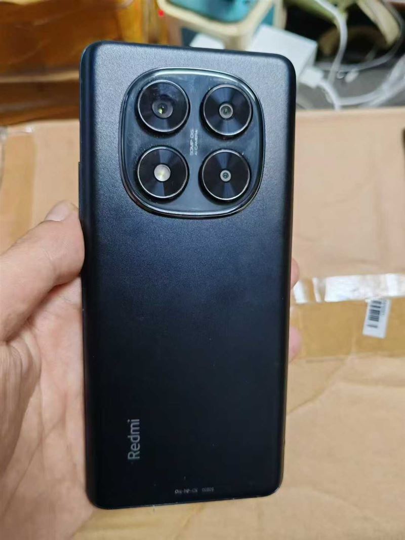 红米note14pro，国内版本纯原单机，12+256真实内存。只有三台！交朋友950卖了！ 电话微信同号15515665791 主做全品类五金百货，小电器，更多商品，欢迎国内外友人，前来加微咨询洽谈合作。