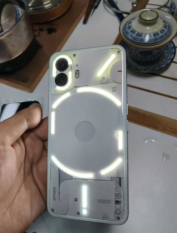 1+旗下Nothing创意手机，高端货，国际版单机，12+256真实内存，几十个！价格很哇塞！ 电话微信同号15515665791 主做全品类五金百货，小电器，更多商品，欢迎国内外友人，前来加微咨询洽谈合作。