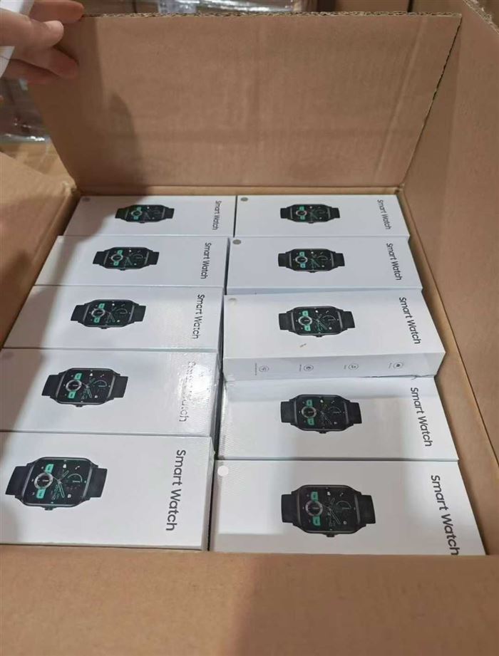 NFC，支付宝，OLED屏智能运动手表，到货 2800 个 电话微信同号15515665791 主做全品类五金百货，小电器，更多商品，欢迎国内外友人，前来加微咨询洽谈合作。