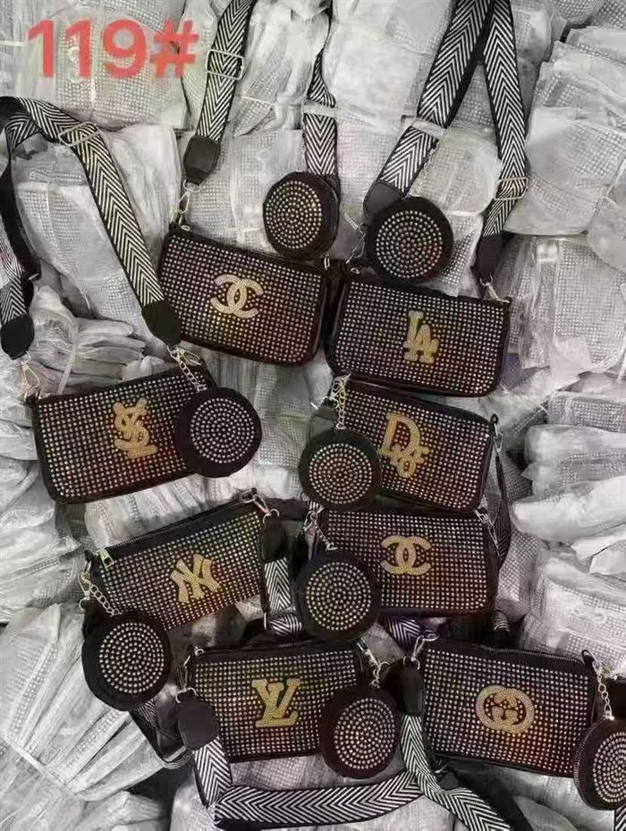 精品包包5000个，处理1x元一个。