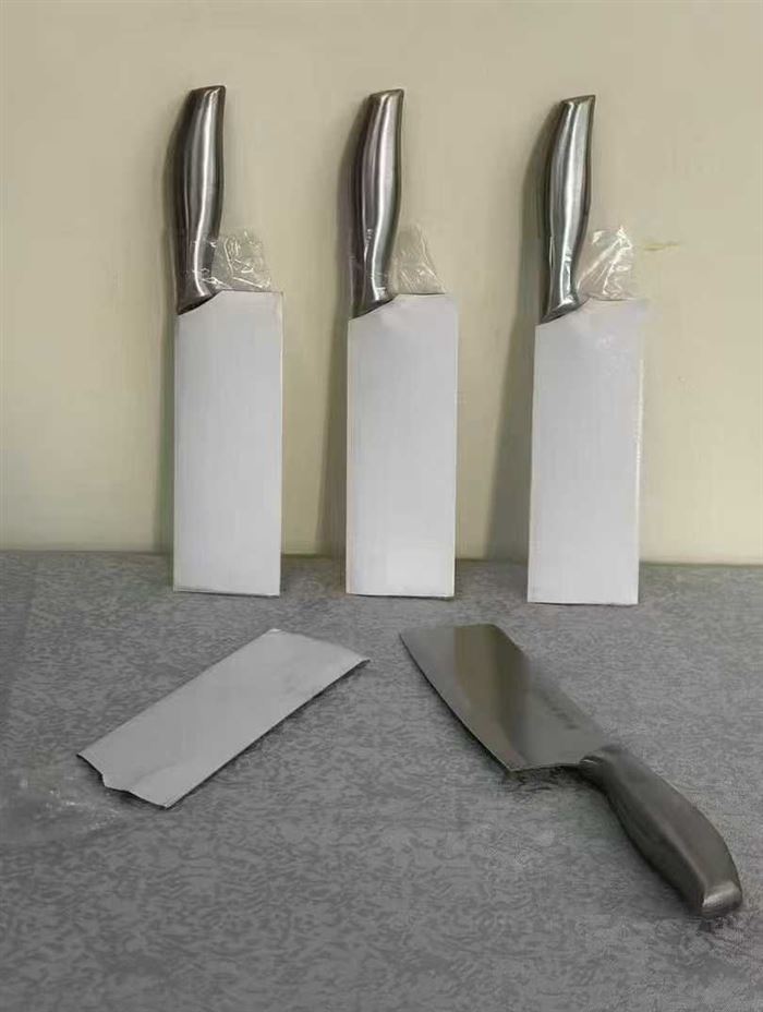 康巴赫刀最后3000把，💰6.5 电话微信同号15515665791 主做全品类五金百货，小电器，更多商品，欢迎国内外友人，前来加微咨询洽谈合作。