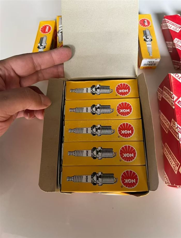 火花塞 12000粒 0.5毛毛清！亏本出 懂货的拉去发财！