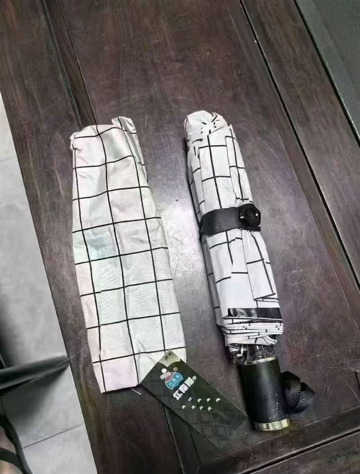 雨伞最后240把清货。质量很好。4.5块