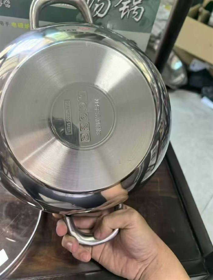 304火锅24件*12个，原箱原件，带彩盒！清货13元