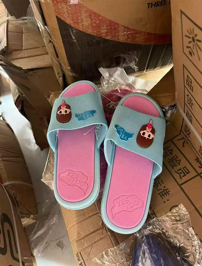 商超拖鞋3000多双，独立包装，质量很好，全码全号，大货原箱原件