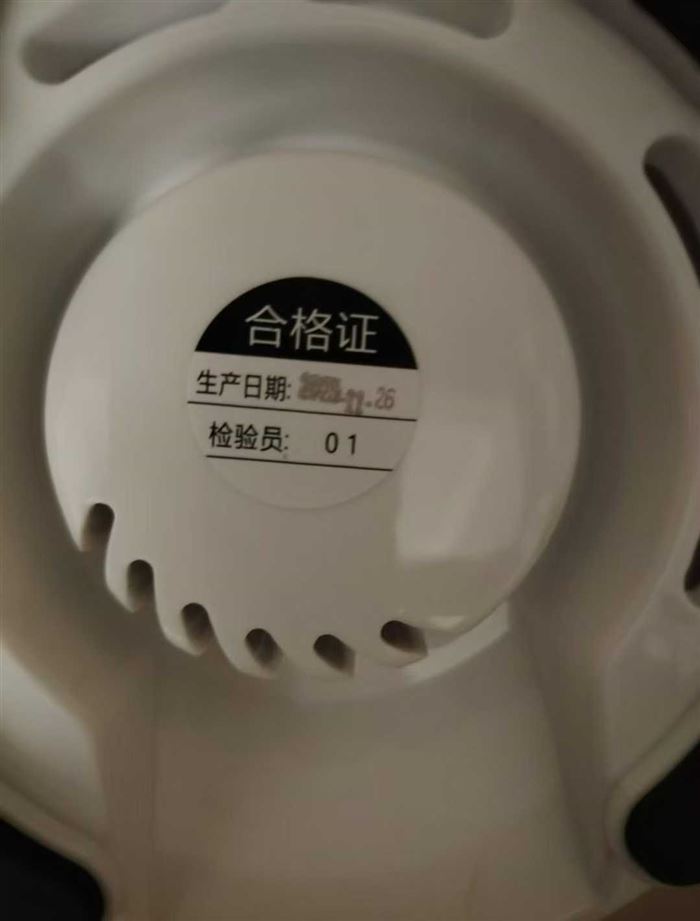 150台静音破壁机， 全自动智能加热， 一款免煮免滤无渣直接健康畅饮的豆浆破壁机！ 电脑款，带静音透明罩