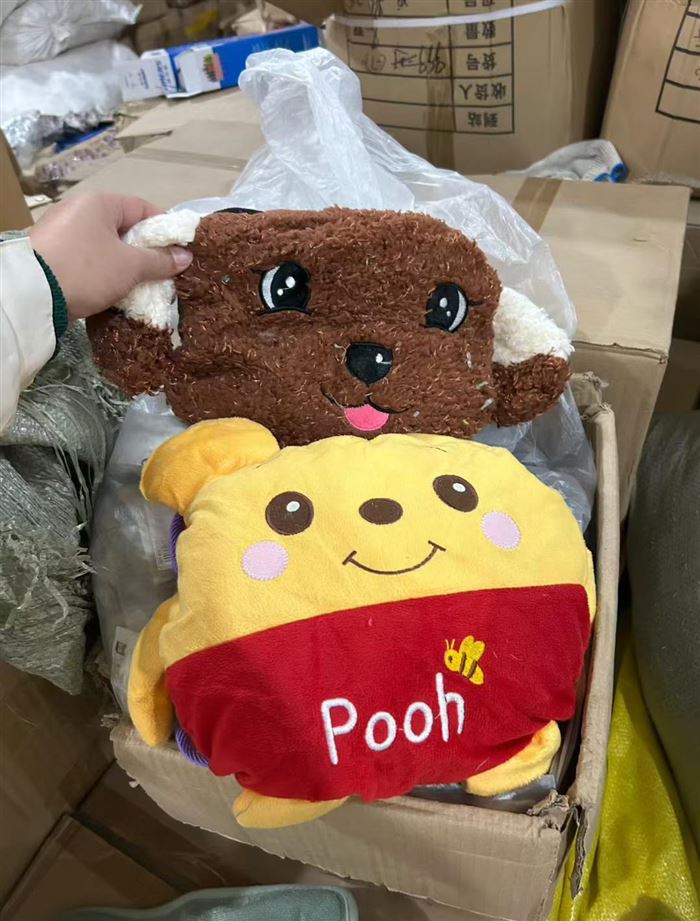 卡通暖水袋 热水袋，没注水的，配件齐全，一袋150个装，混款装。上万个，几块