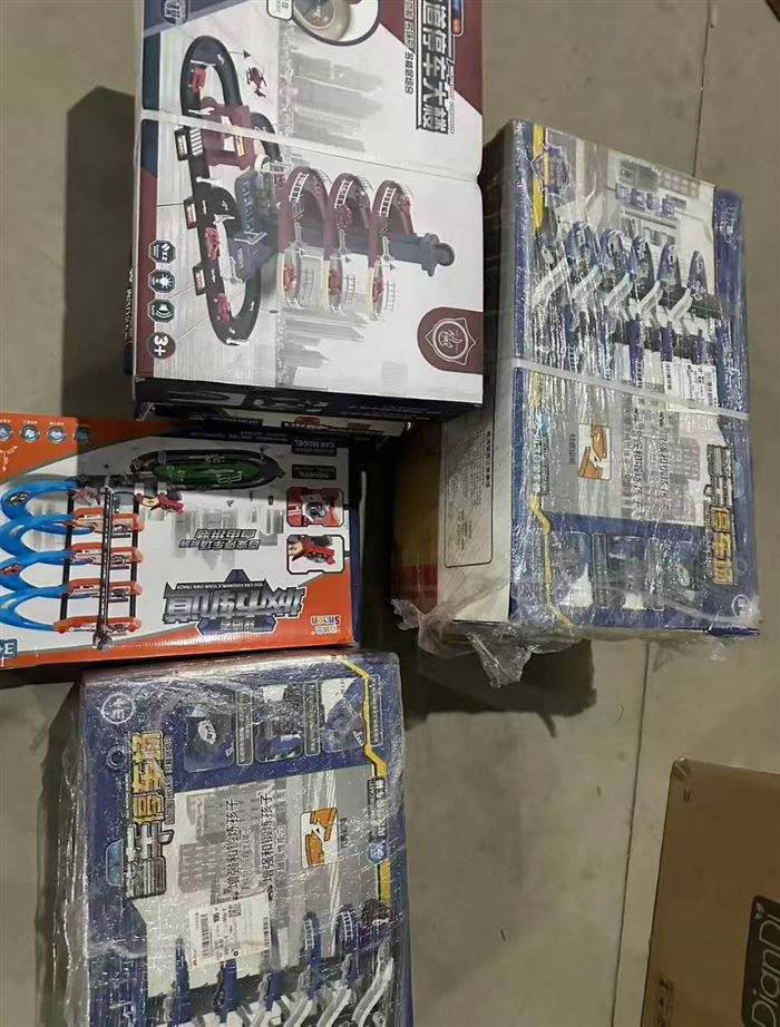 玩具 高端轨道车，清货 4元一斤，只有 1 吨左右