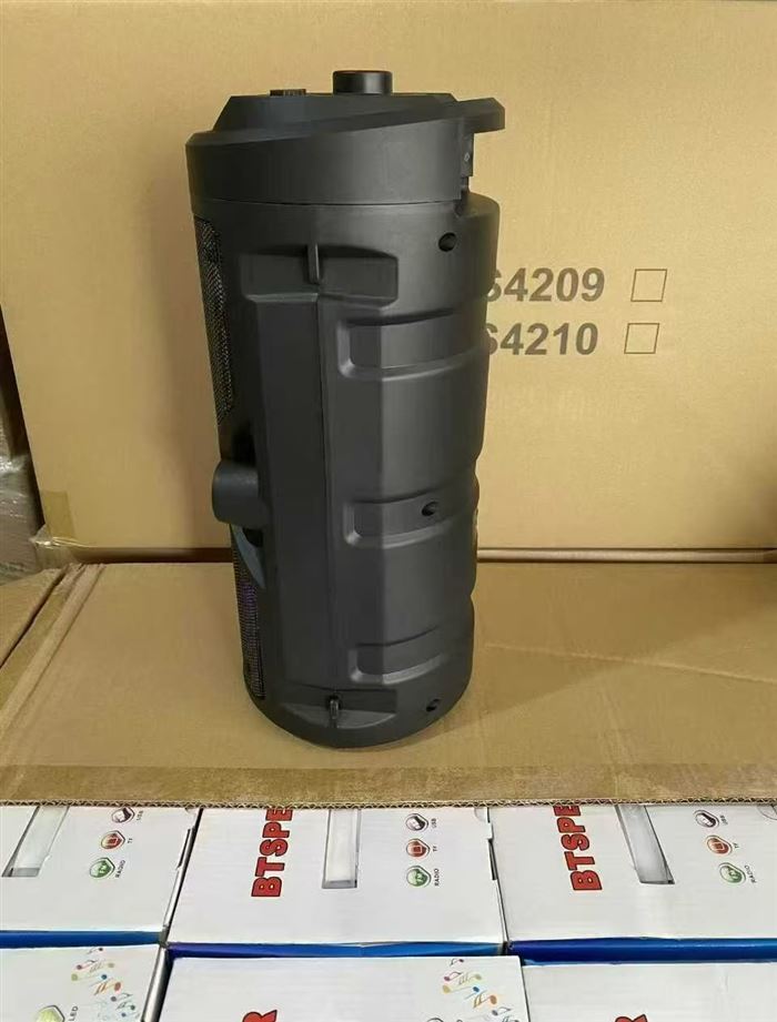 广场舞蓝牙音箱，可配麦克风，双4寸喇叭，音量超大，现货秒发！