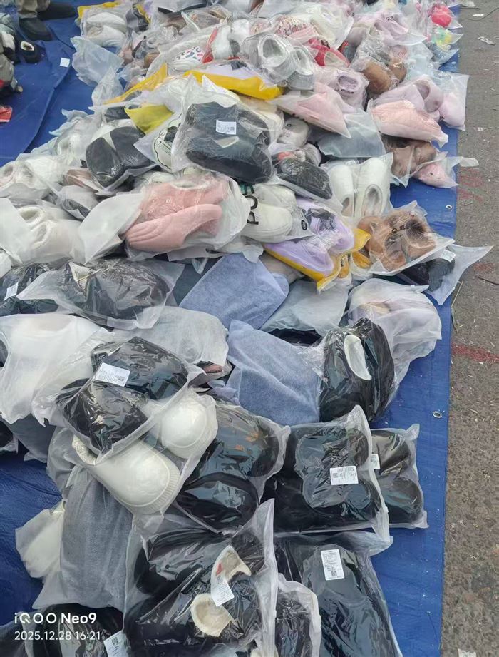 杂款棉拖鞋500双，防水哦，便宜处理，小块块钱