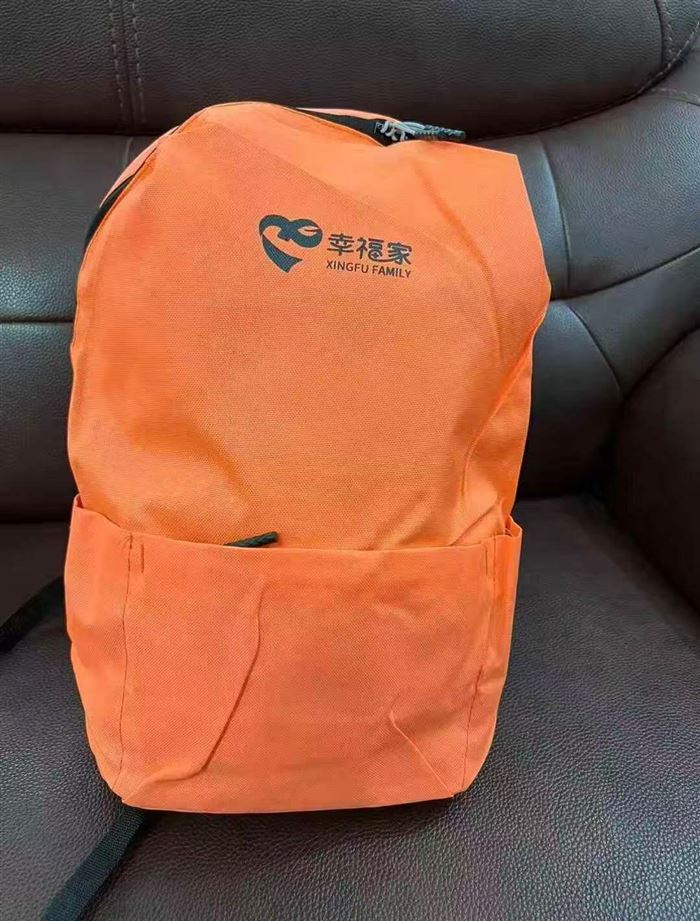 双肩背包1900个 独立包装 漂漂亮亮 板板正正 要的速度 迟了留不住 ​5元一个💰