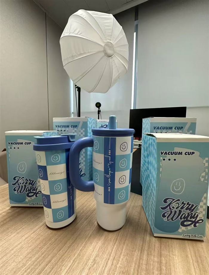 冰霸杯，咖啡杯 两款保温水杯1000多个，陶瓷内胆，独立包装 ​💰5.5元